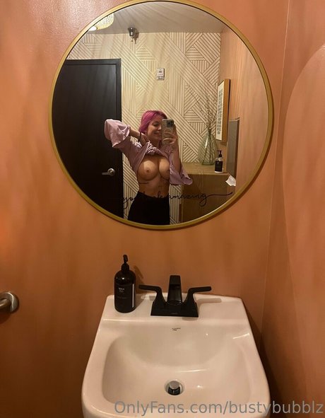 熟女潮吹きオンリーファンズ 美しいポルノ 写真