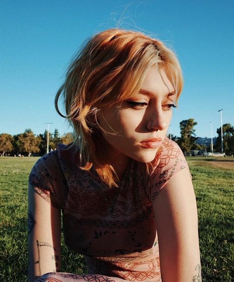 Kailee Morgue セックスモデル 写真