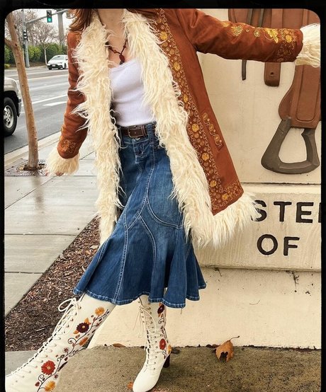 Kailee Morgue ヌードモデル 写真