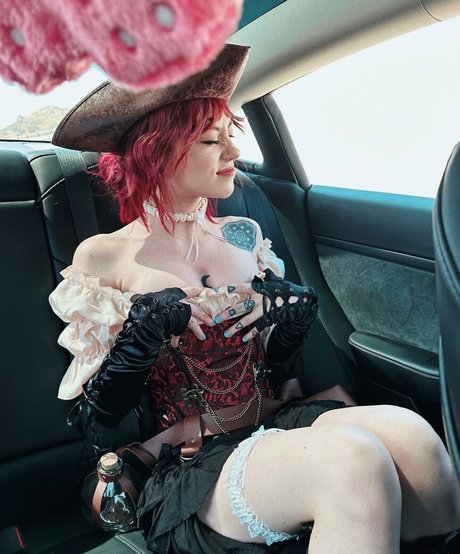 Kailee Morgue ポルノモデル 写真