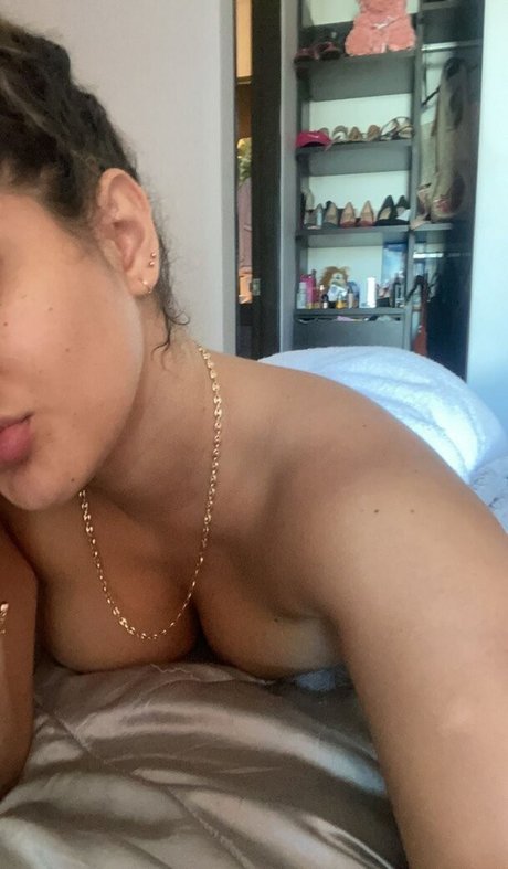 Karmen Mestre かわいいスター 写真