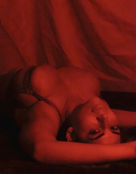 lysssavage 無料スター 写真