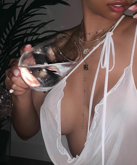 gold gypsy ポルノスター トップ 写真