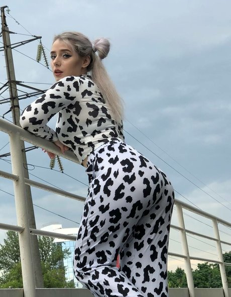 Sveta Sollar エロティックなモデル 写真