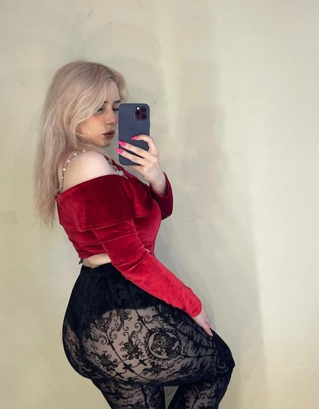 Sveta Sollar ポルノモデル 画像