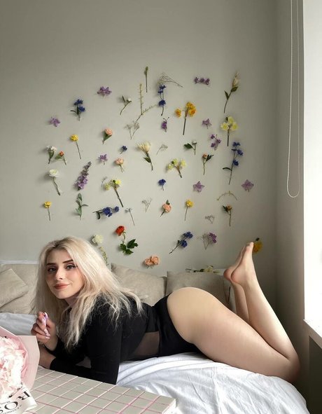 Sveta Sollar アート女優 アーカイブ