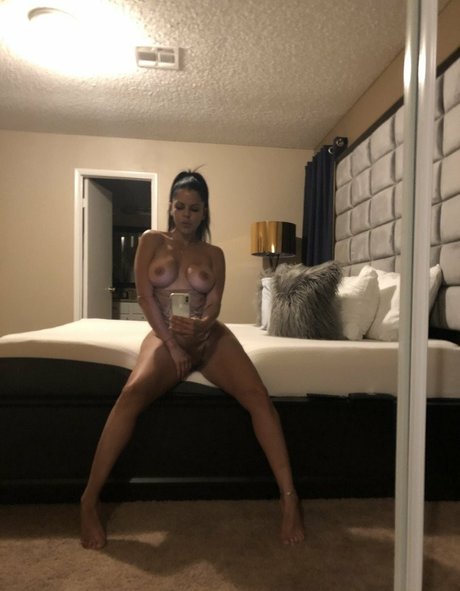 中出し熟女オンリーファンズ 無料ポルノ 写真