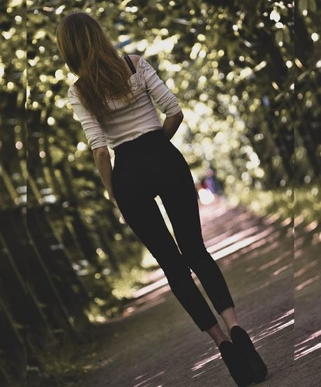 Alviik セクシーなポルノスター 写真