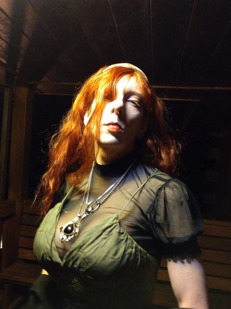 Sara Nous セクシーなスター 写真