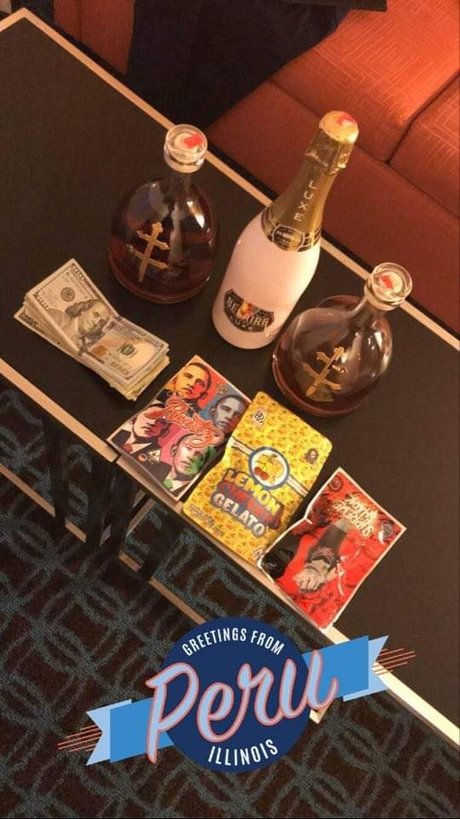 オナニー 潮吹き オンリーファンズ ホット 写真