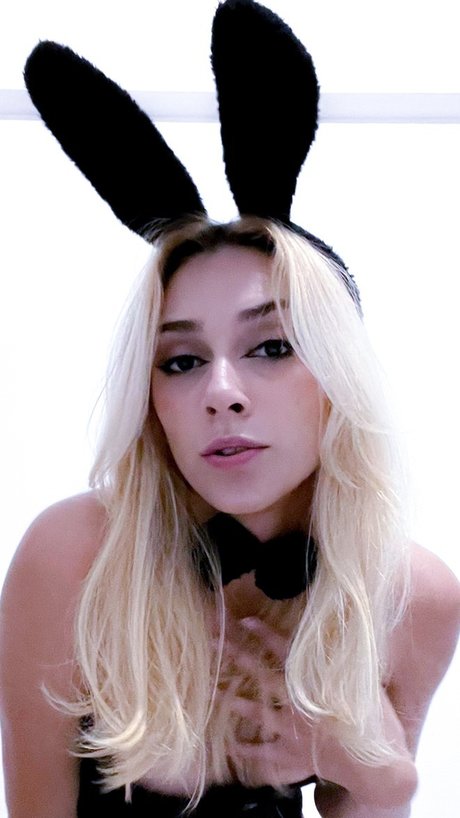 Ya Reis 女優 写真