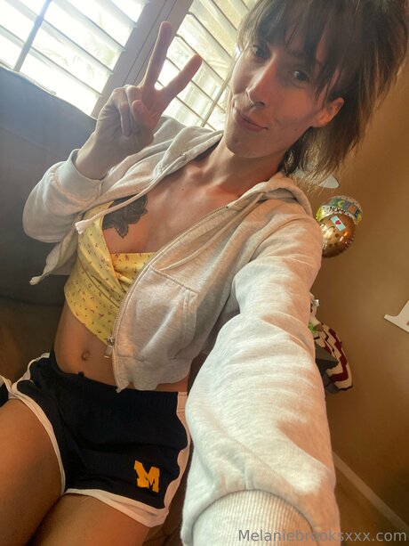 MelanieBrooks 裸モデル 画像