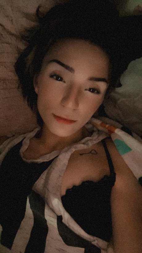 TayTay lyn xxxモデル 写真