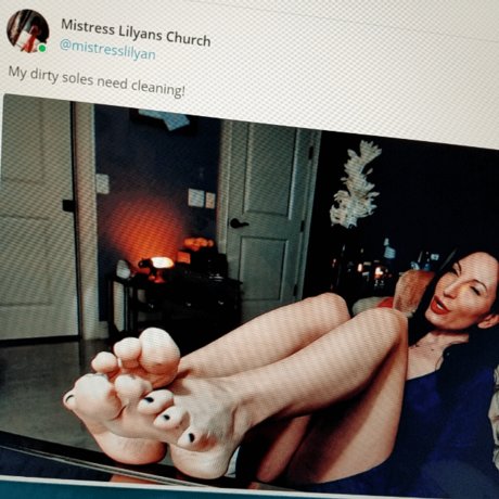 Mistress Lilyans Church ホットなポルノスター 画像