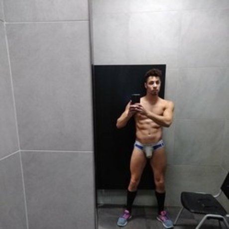 巨乳クーガーオンリーファンズ 素敵 写真