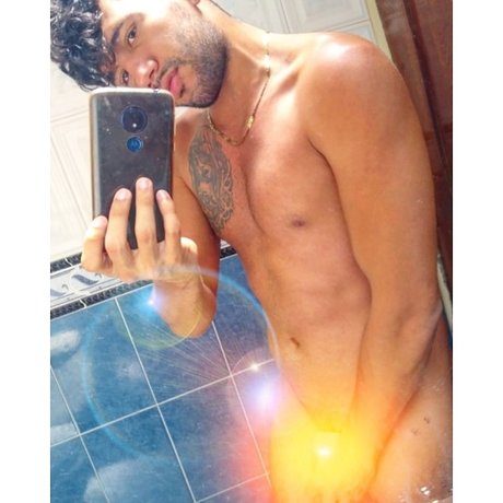 制服オンリーファン ホットセクシー 写真