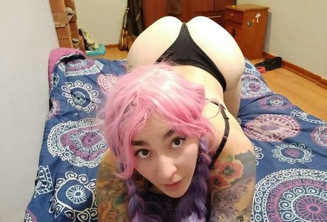 ヨガパンツ オンリーファンズ ポルノグラフィック 写真
