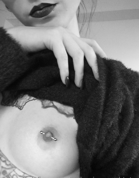 littlemissnaughtytw トップ女優 写真