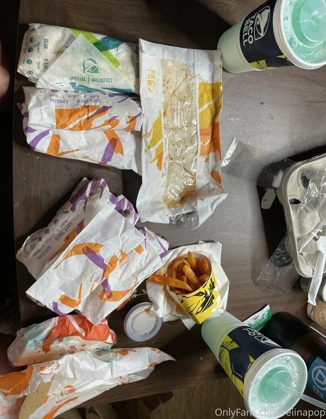 18歳のオンリーファンズ ホット ギャラリー