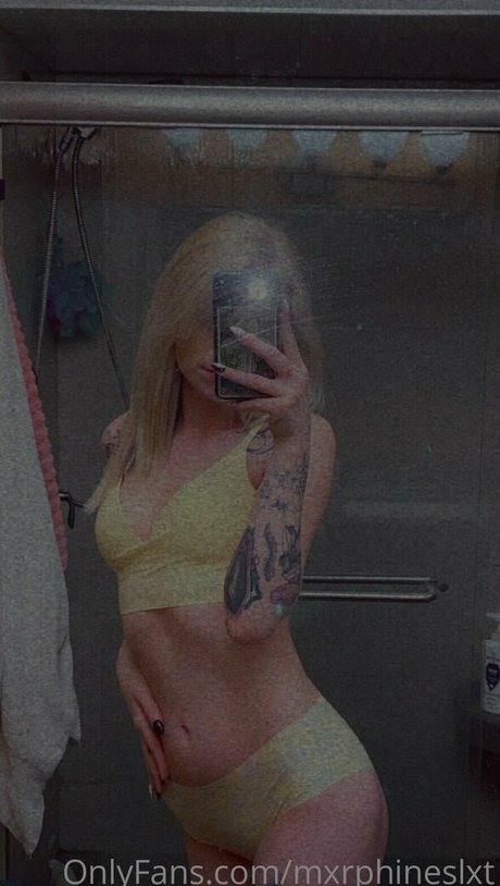 黒檀の足 オンリーファンズ アートヌード 画像