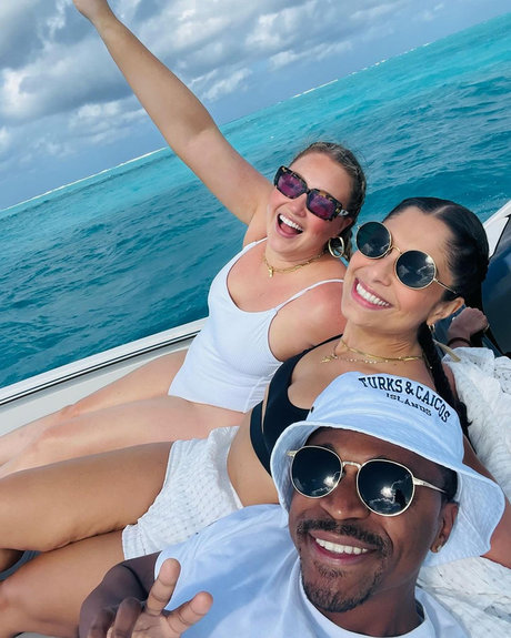 ストリッパーオンリーファンズ パーフェクト 画像