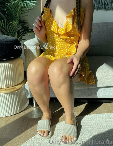 主観視点のアジア人オンリーファンズ 無料ヌード 画像