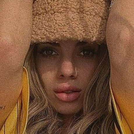 曲線美のクーガーオンリーファンズ ポルノ ギャラリー