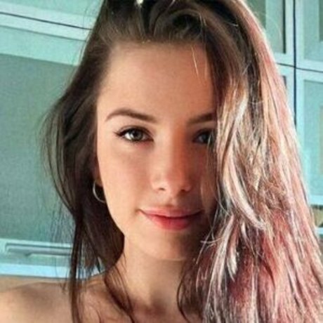ママの足オンリーファンズ ポルノグラフィック 写真