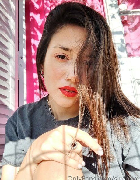 sirenere ホット女優 写真