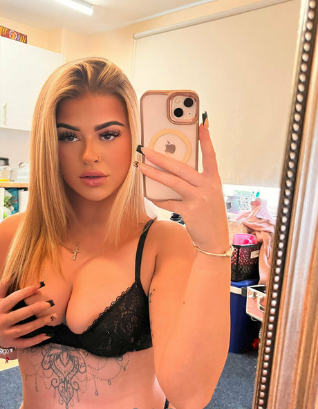hollyerinx 美しいモデル 写真
