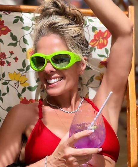 Adriane Galisteu アート女優 写真