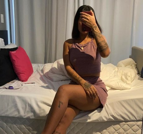 美しいティーンオンリーファン ホットセクシー 写真