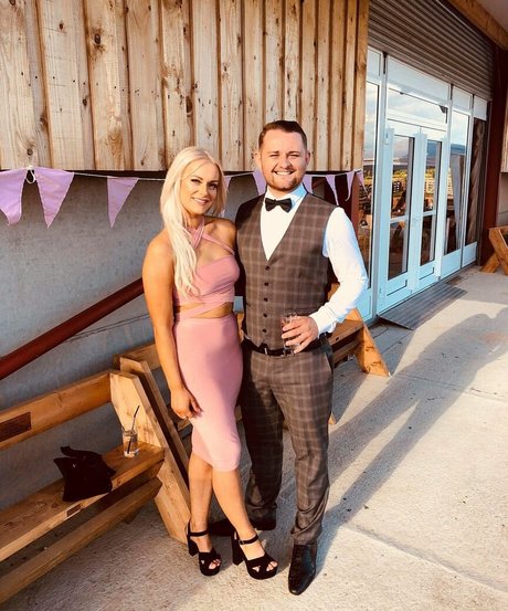 レスリングオンリーファンズ セクシー裸 画像