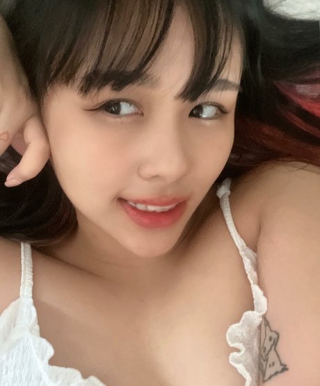 sadparu ヌードのポルノスター 写真