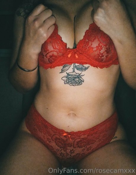 ティーンソロオンリーファンズ ヌード 写真