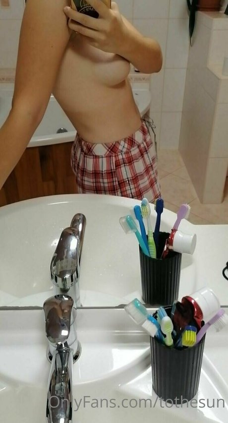 tothesun ポルノ女優 写真