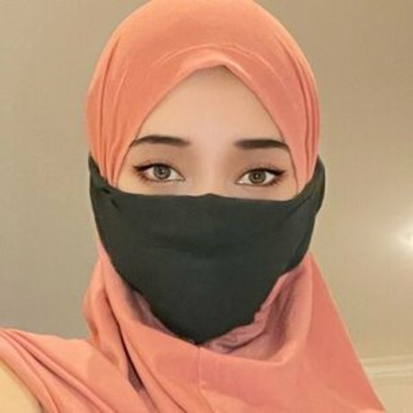 Hijab Camilla エロティック女優 ギャラリー