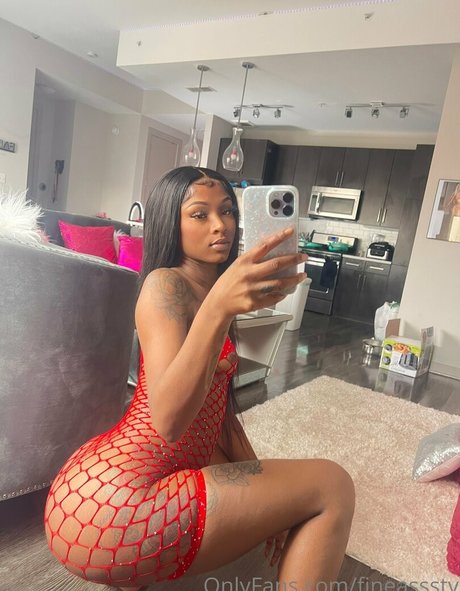 fineasssstv アダルトスター 画像