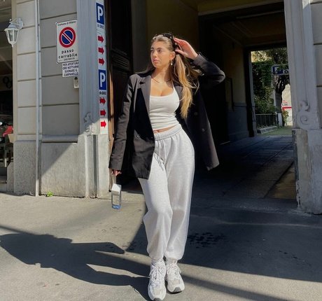 Ela Be eri かわいいモデル 写真