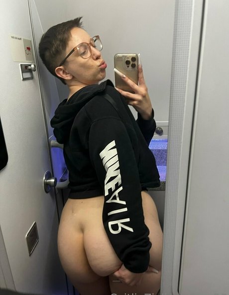 caitlinzielinskifree ヌードスター 写真