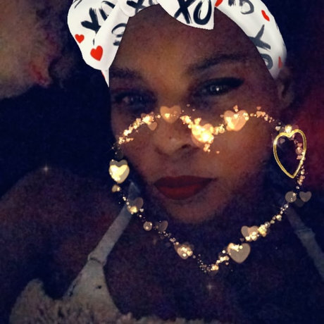 QUEENLIZZ ポルノモデル 写真