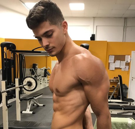 Lorenzo Polenghi セックススター 写真