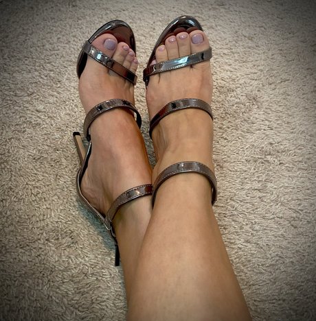 Simply Pretty Feet ヌードモデル 写真