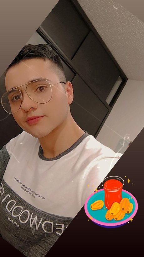 美しい黒檀のオンリーファンズ ホット裸 写真