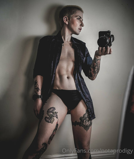 asmr 足 オンリーファンズ ポルノグラフィック 写真