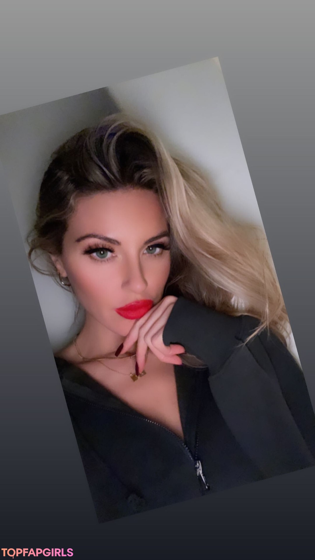 成熟した異人種間オンリーファンズ セックス 写真