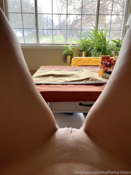 赤毛の熟女オンリーファンズ ホットポルノ 写真