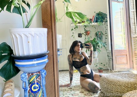 Slava Satana ポルノスター ホット アーカイブ