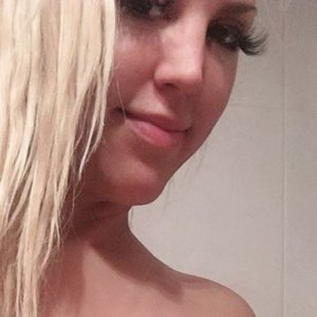 Blondie Fesser ホットなスター 写真