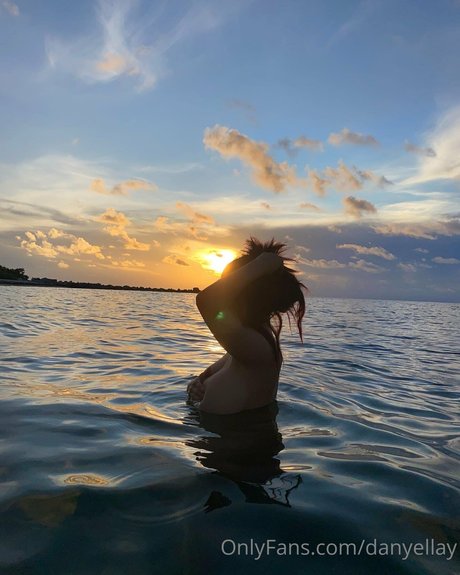 Danielley Ayalaa 完璧なスター 画像
